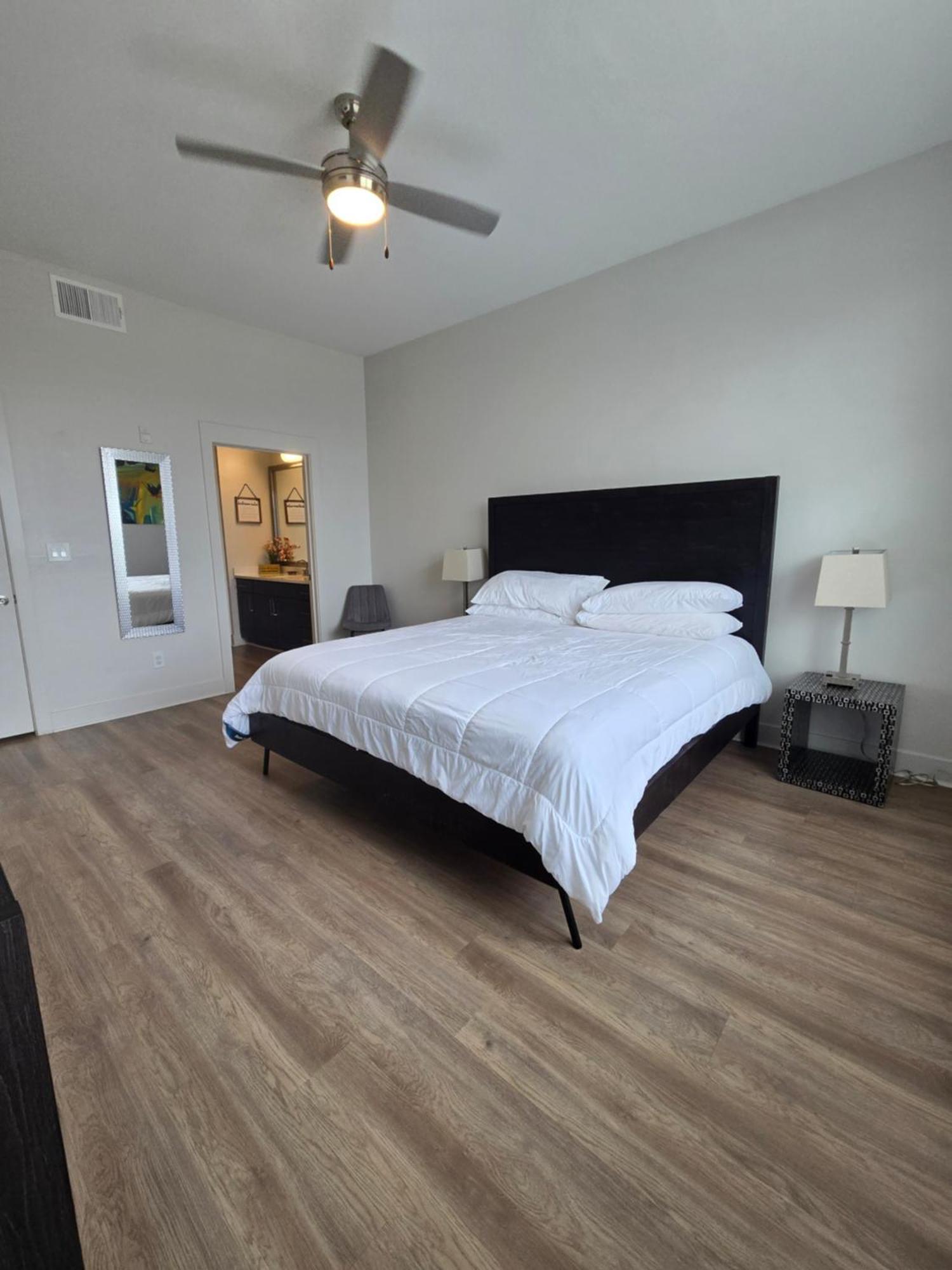 2Bdrm/2 King Beds/1Air Mattress Apartment Dallas Exterior foto